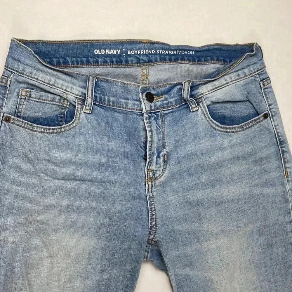 Old navy boyfriend straight distressed jeans - Picture 2 of 8